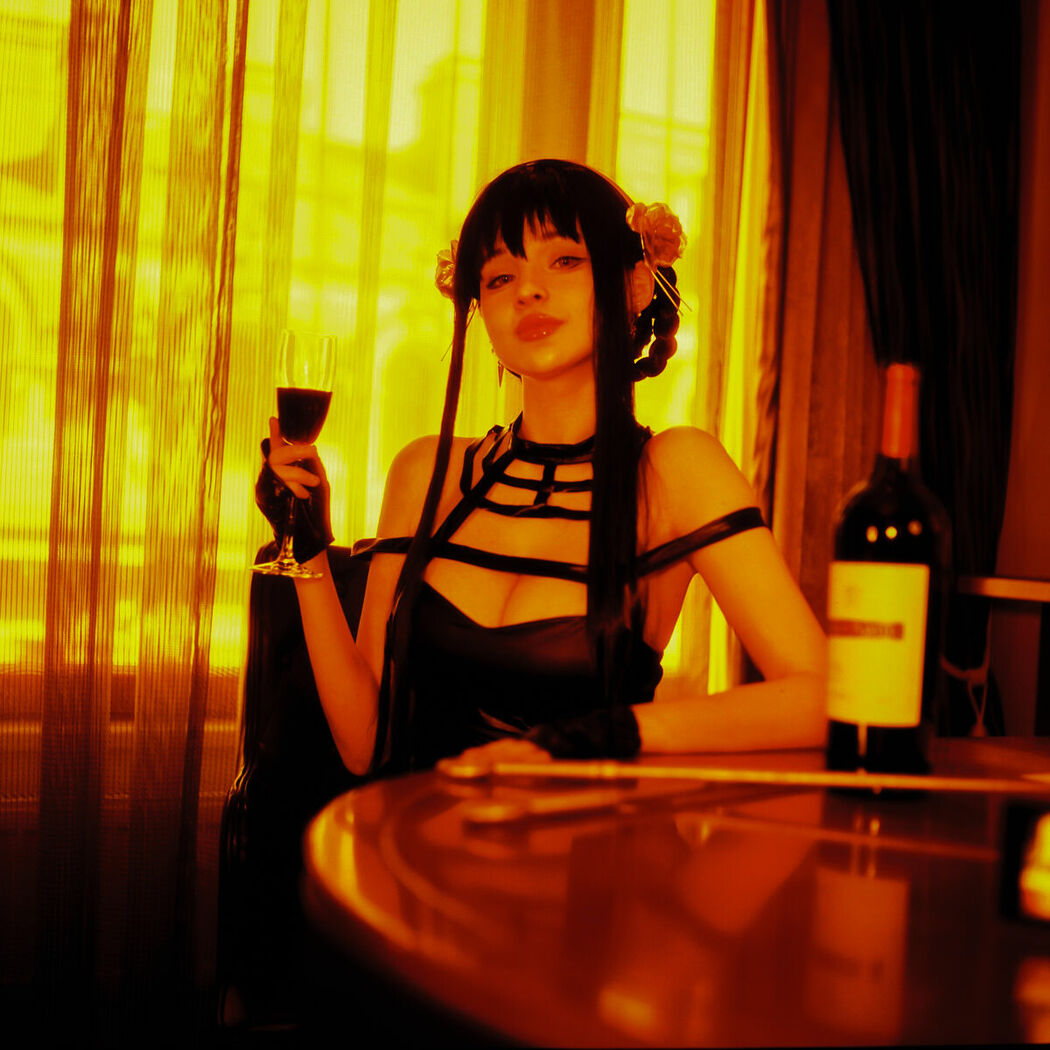 Coser@Hidori Rose – Yor Forger (38P – 1V)