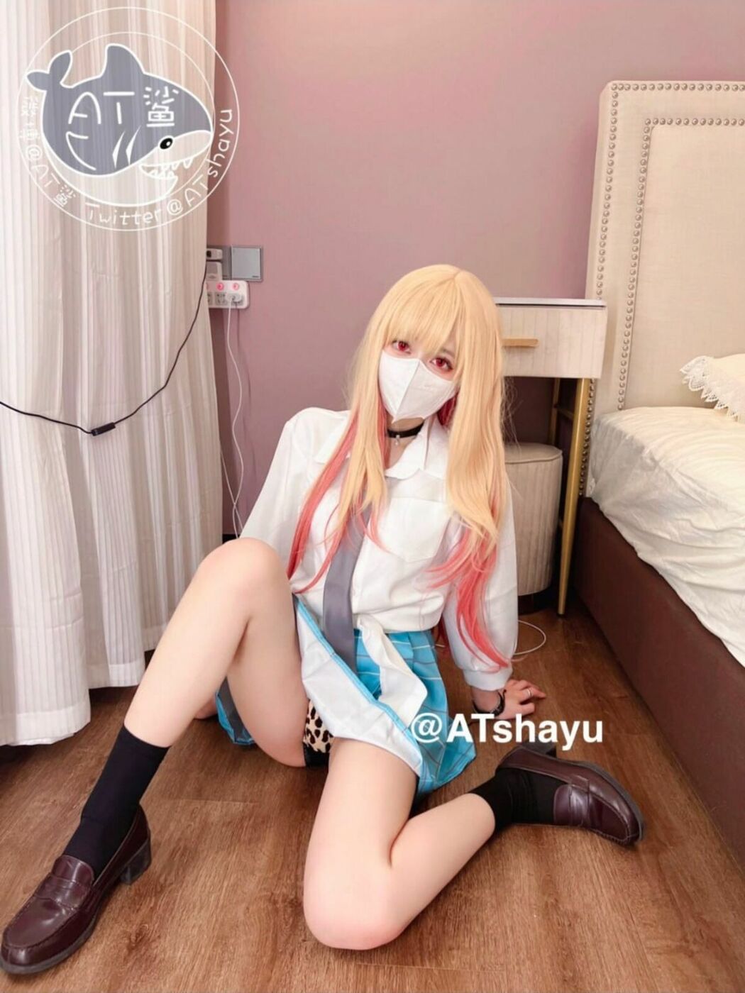 Coser@AT鲨 – 喜多川海梦 更衣人偶坠入爱河 (55P – 1V)