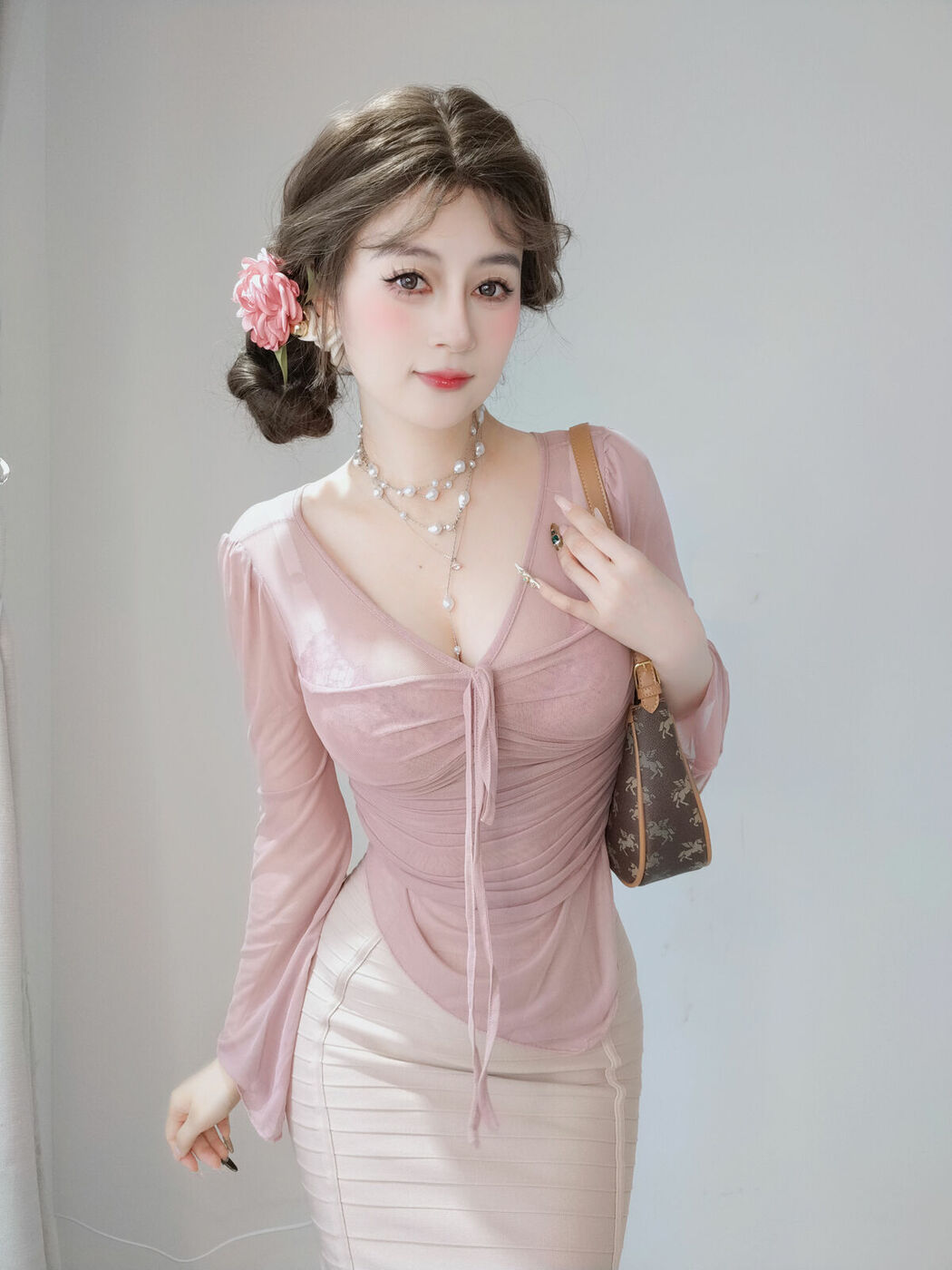 Coser@白银81 – Fantia 2024年11月会员合集16套 Part02 (69P)