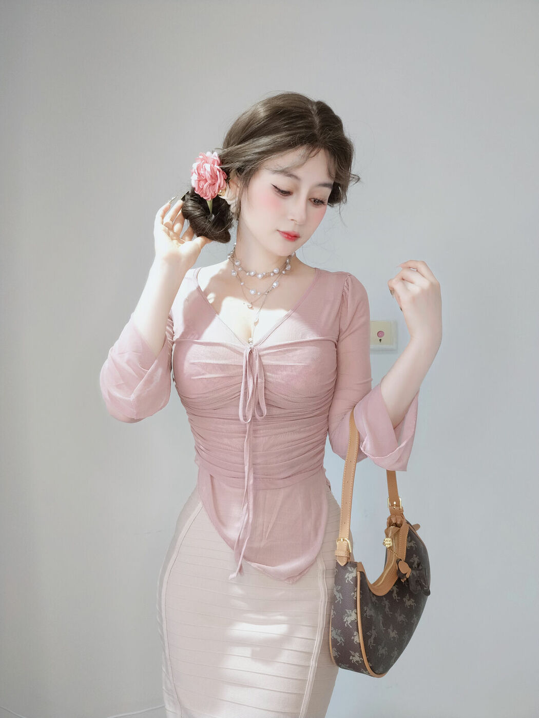 Coser@白银81 – Fantia 2024年11月会员合集16套 Part02 (69P)