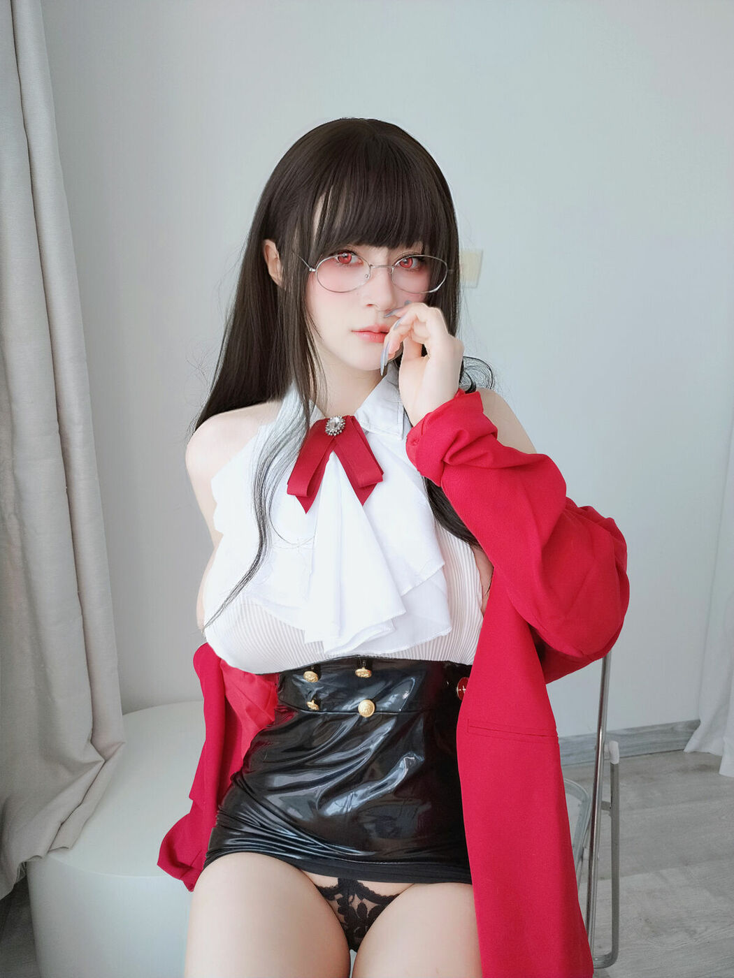 Coser@白银81 – Fantia 2024年11月会员合集16套 Part01 (70P – 3V)