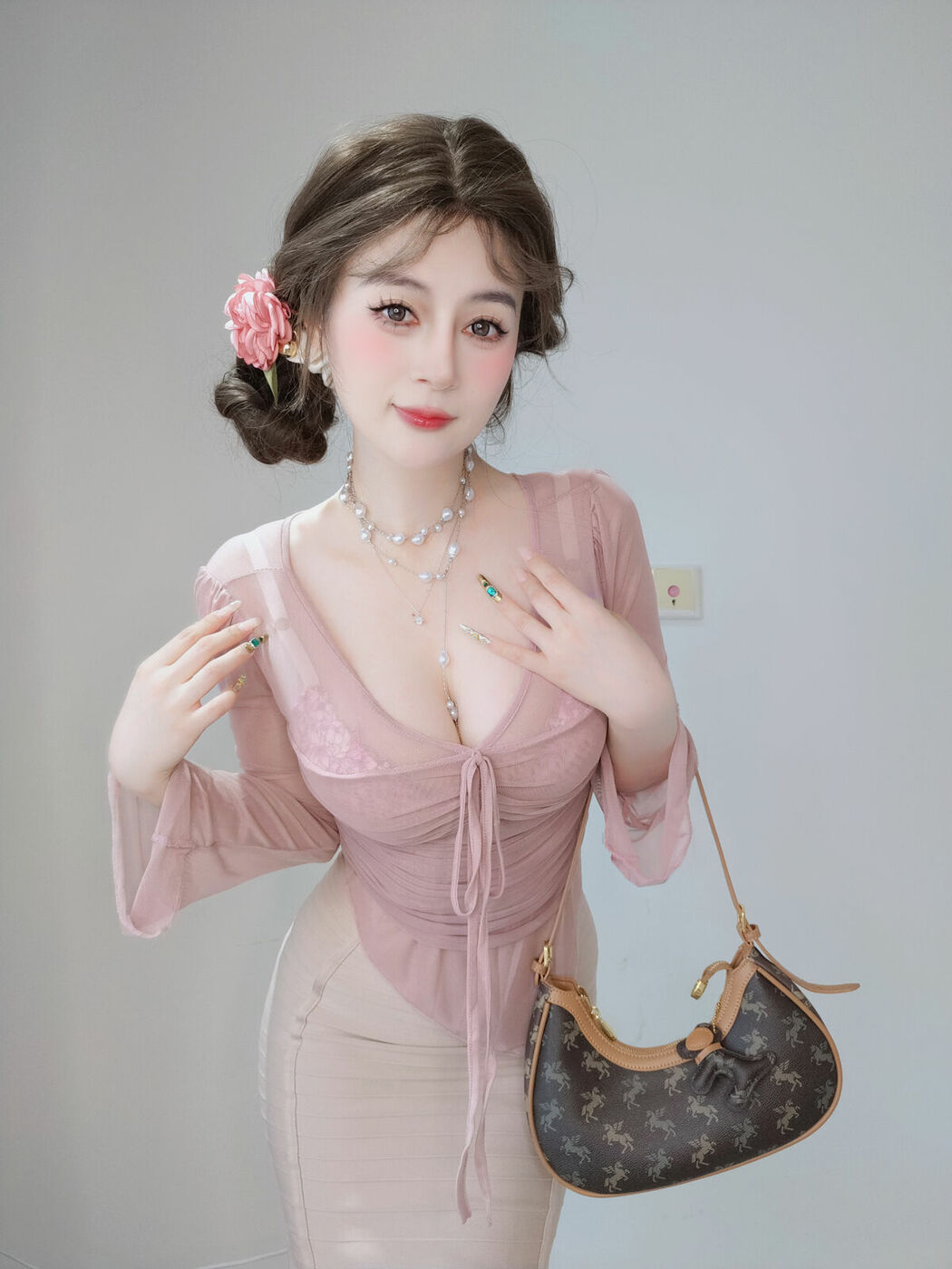 Coser@白银81 – Fantia 2024年11月会员合集16套 Part02 (69P)