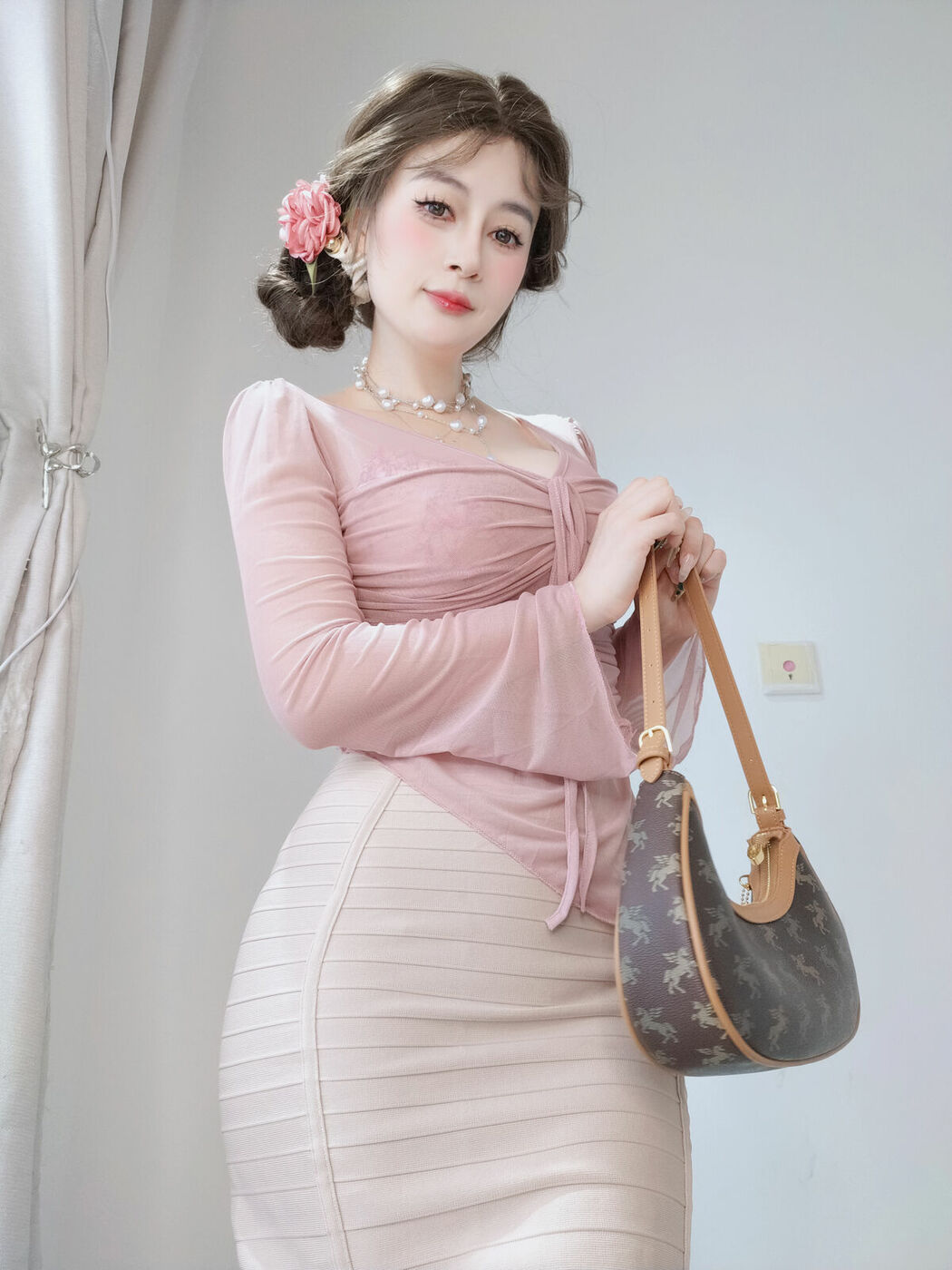 Coser@白银81 – Fantia 2024年11月会员合集16套 Part02 (69P)