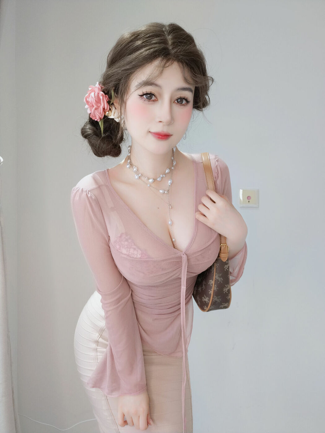 Coser@白银81 – Fantia 2024年11月会员合集16套 Part02 (69P)