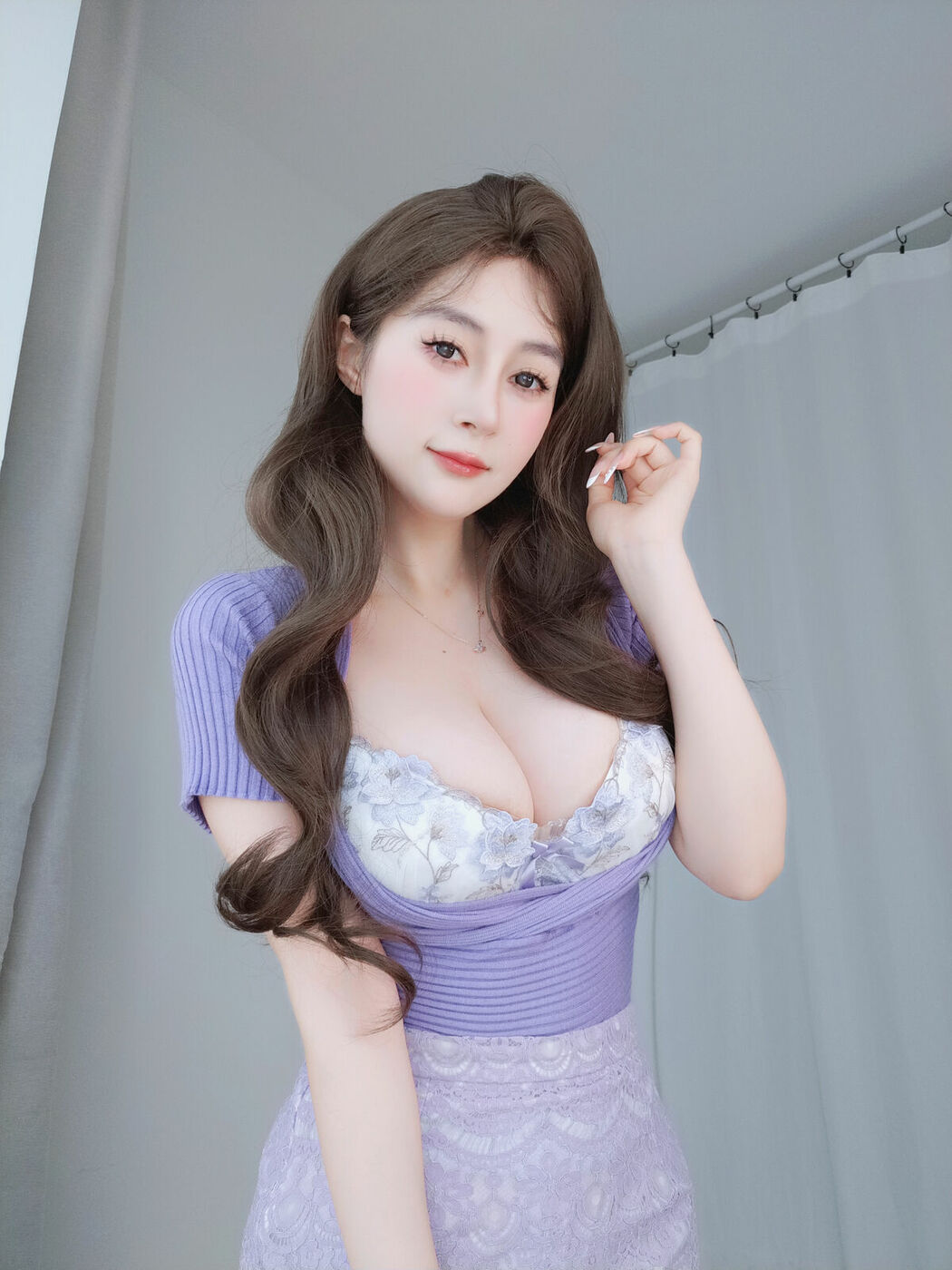 Coser@白银81 – Fantia 2024年11月会员合集16套 Part01 (70P – 3V)