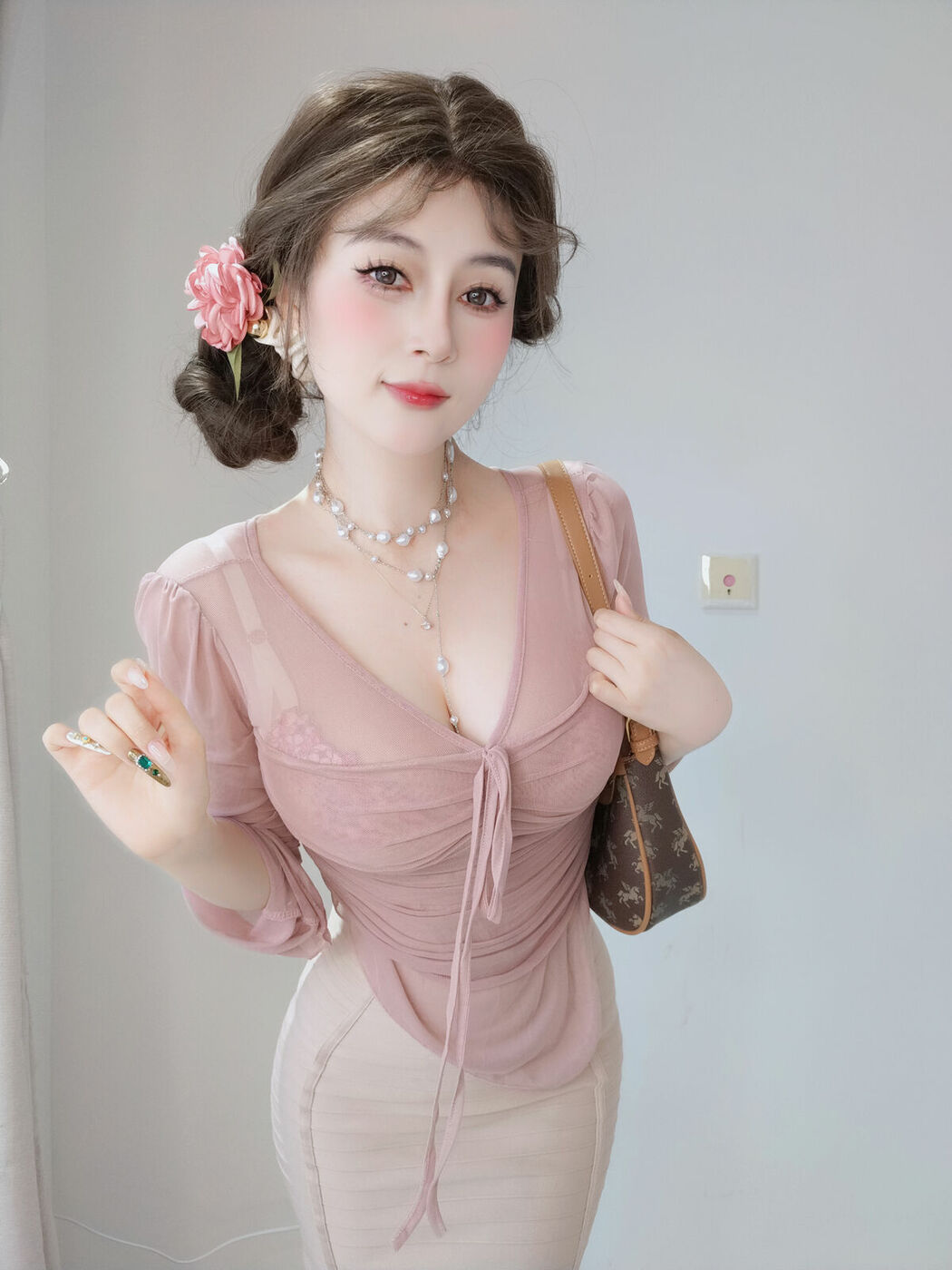 Coser@白银81 – Fantia 2024年11月会员合集16套 Part02 (69P)