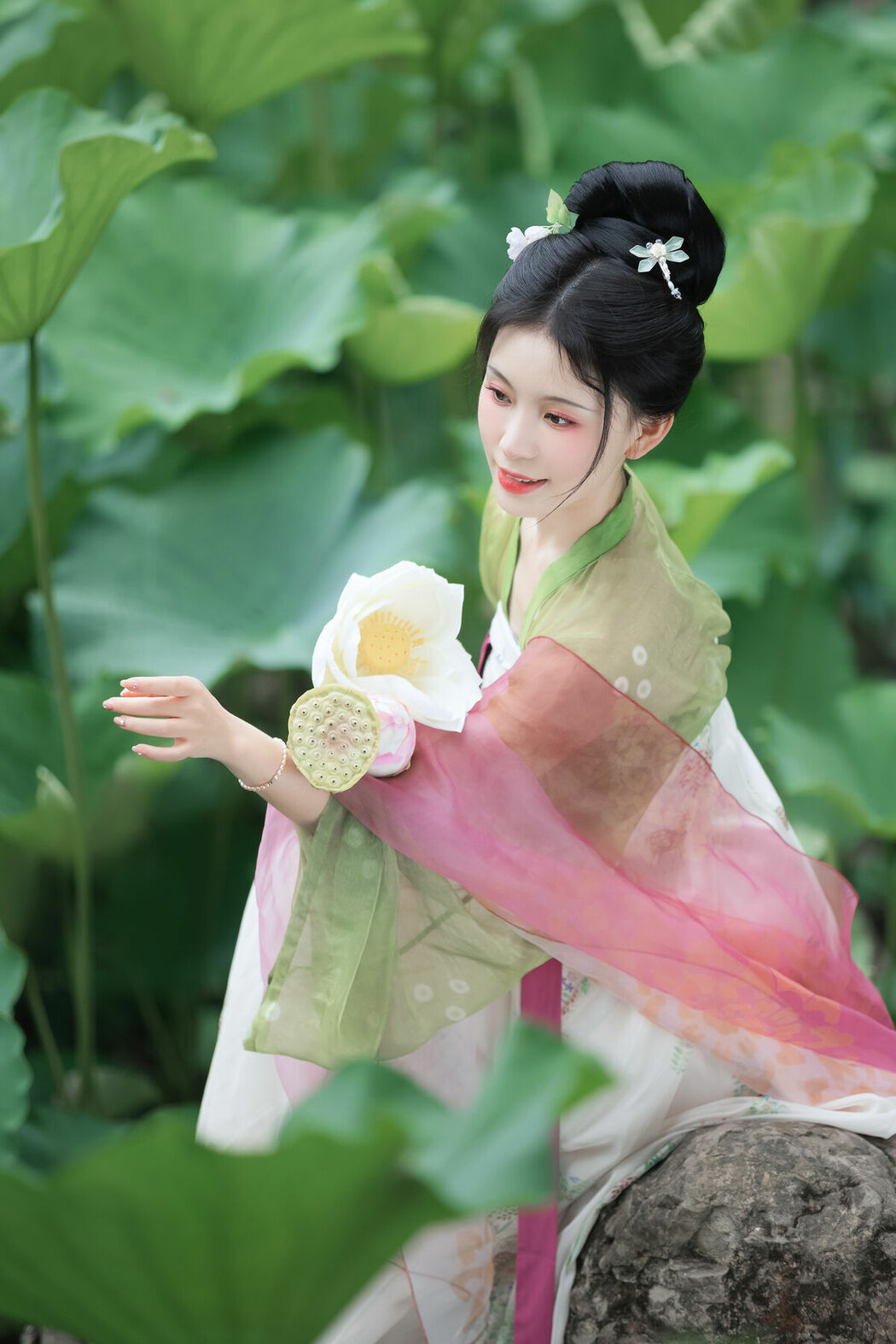 YiTuYu艺图语 Vol.8702 Xu Jin Huan (15P)