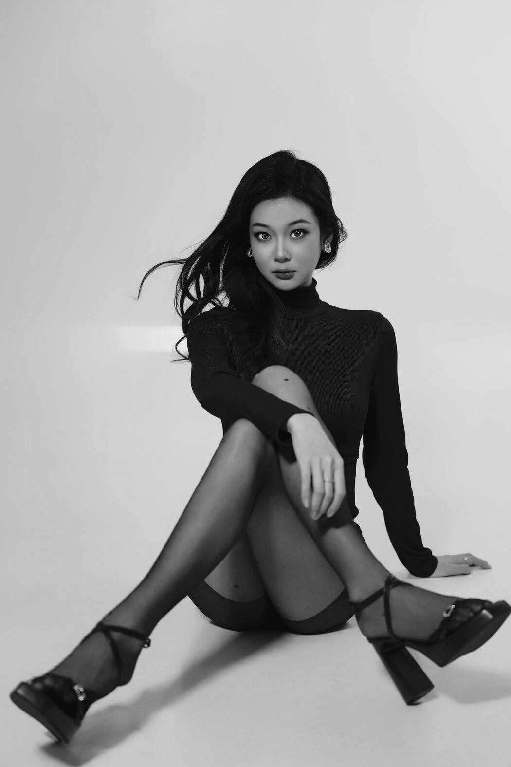 YiTuYu艺图语 Vol.8692 Tong Tong (17P)