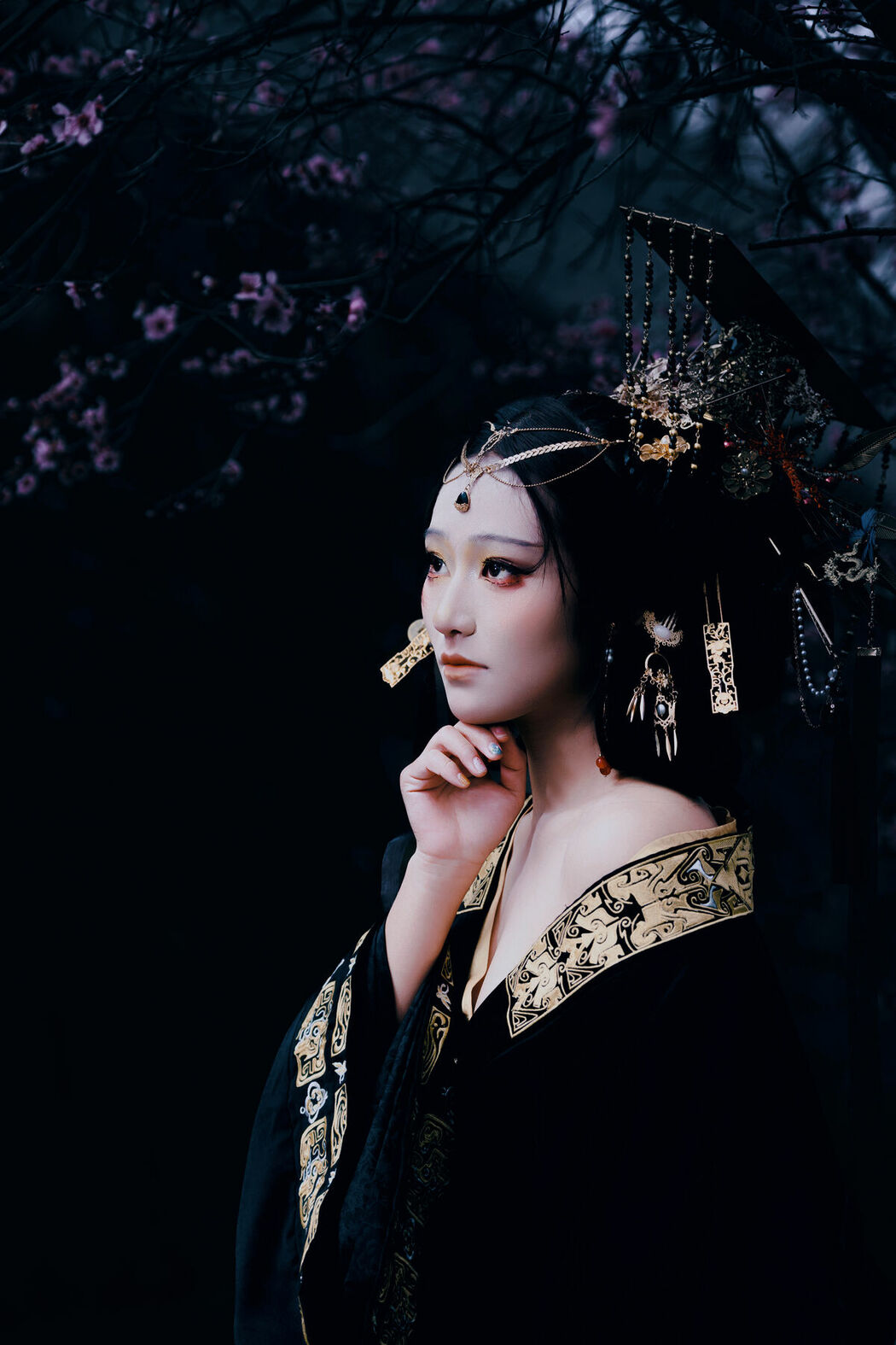 YiTuYu艺图语 Vol.8704 Xiao Hong (44P)