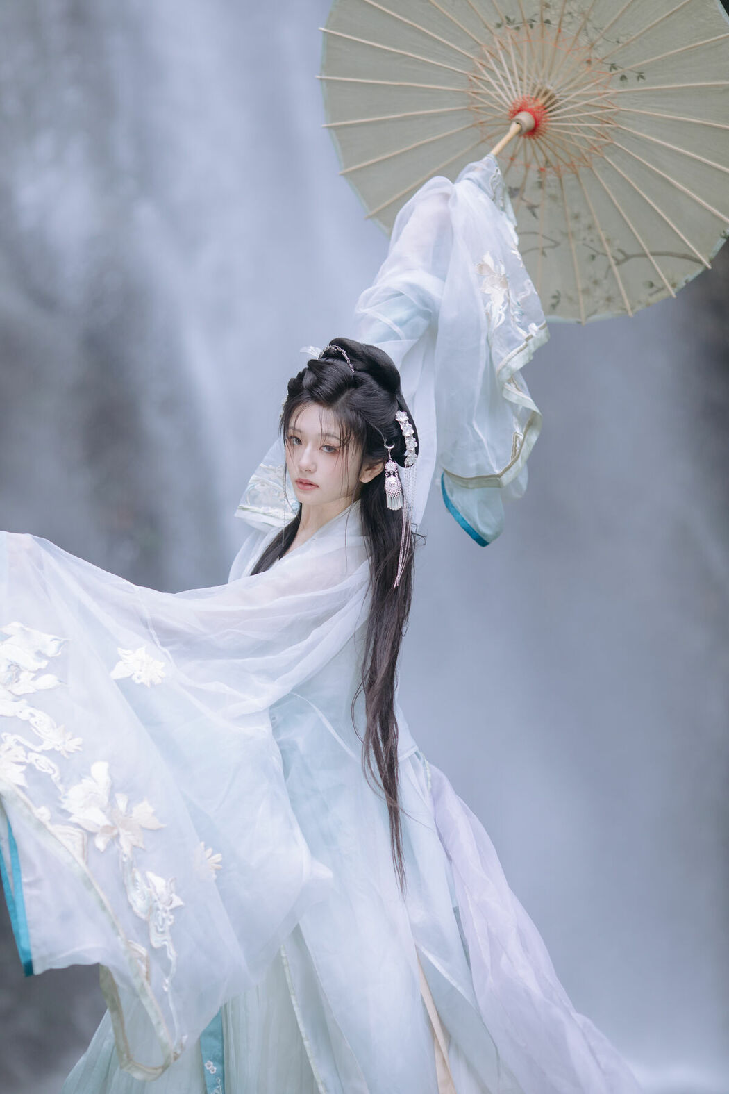 YiTuYu艺图语 Vol.8709 Chi Yan Zai Zhe Li (21P)