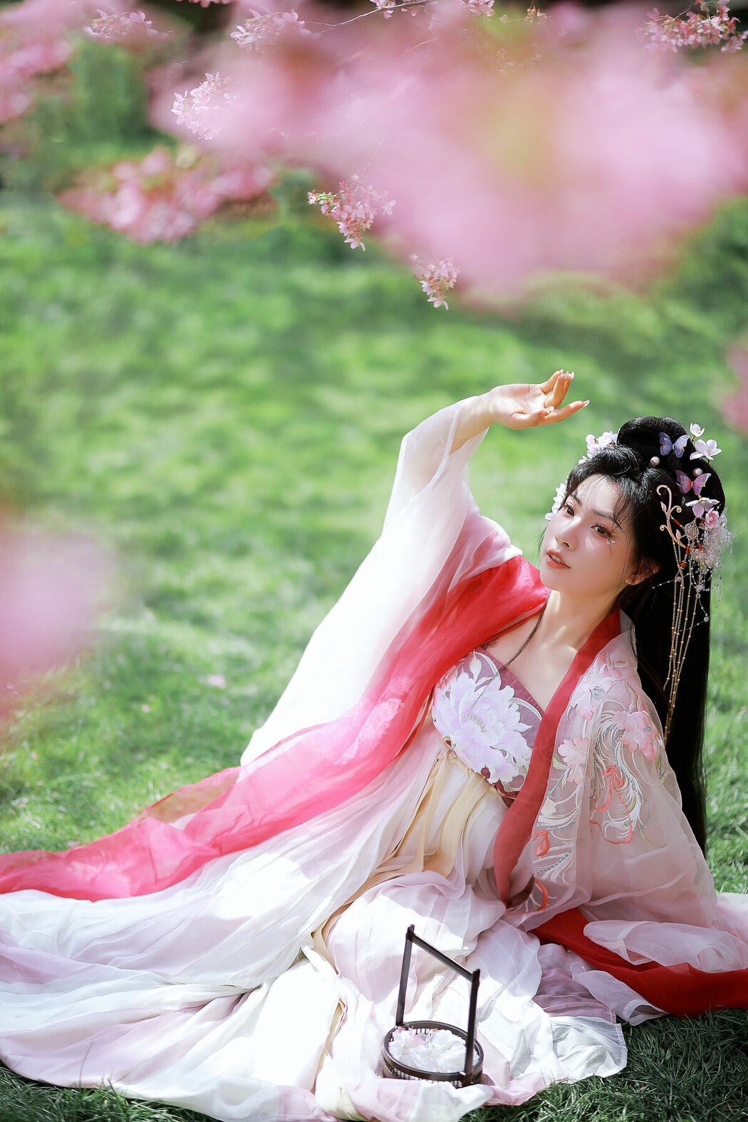 YiTuYu艺图语 Vol.8715 A Ming (16P)