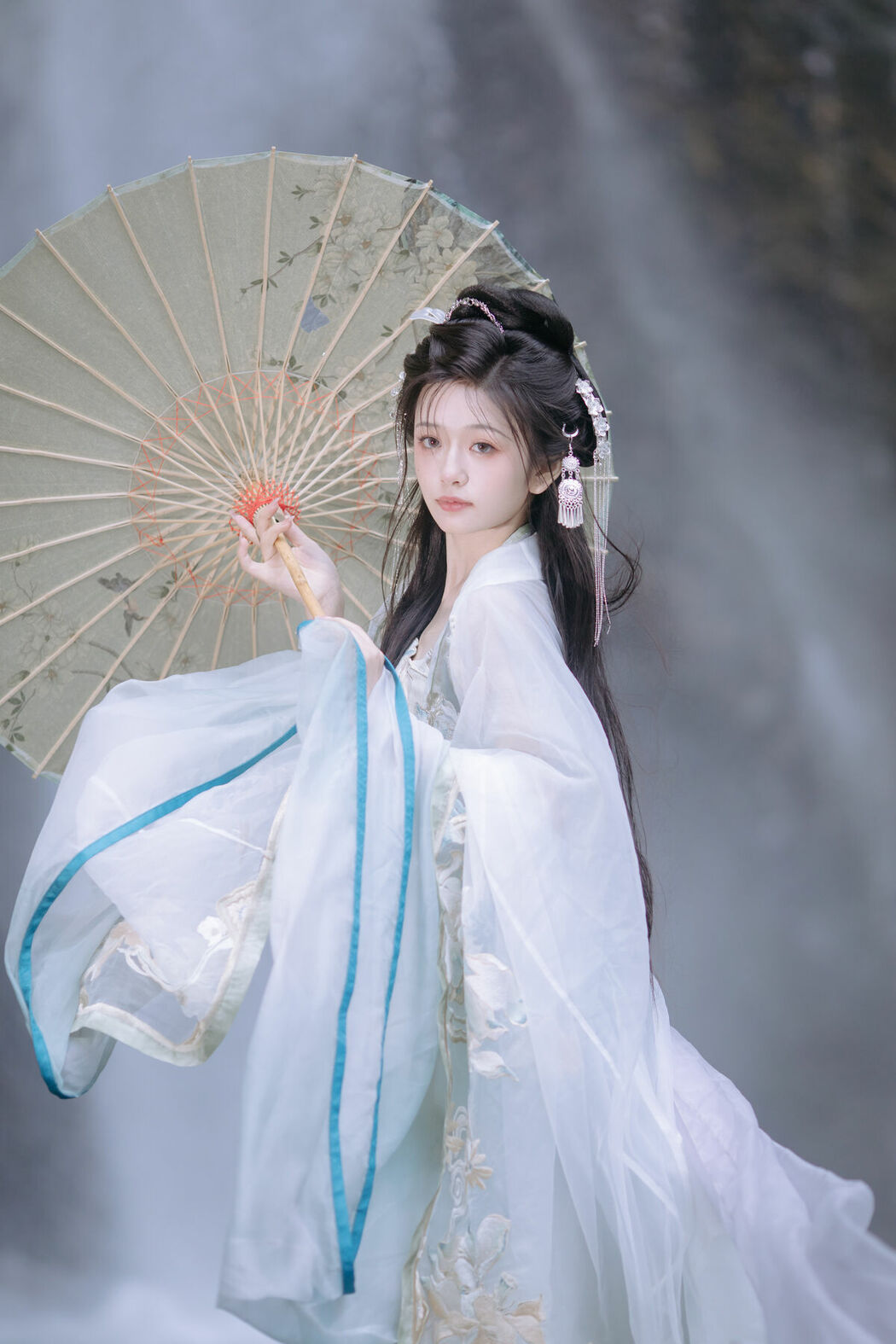 YiTuYu艺图语 Vol.8709 Chi Yan Zai Zhe Li (21P)