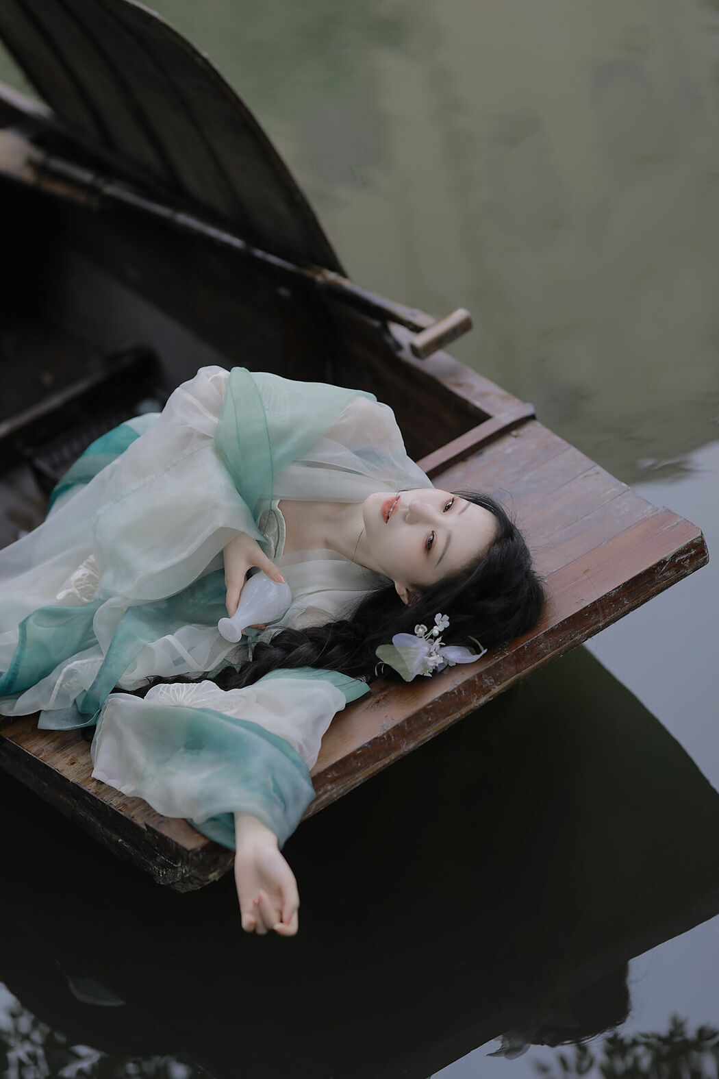 YiTuYu艺图语 Vol.8711 Wu Yue (16P)