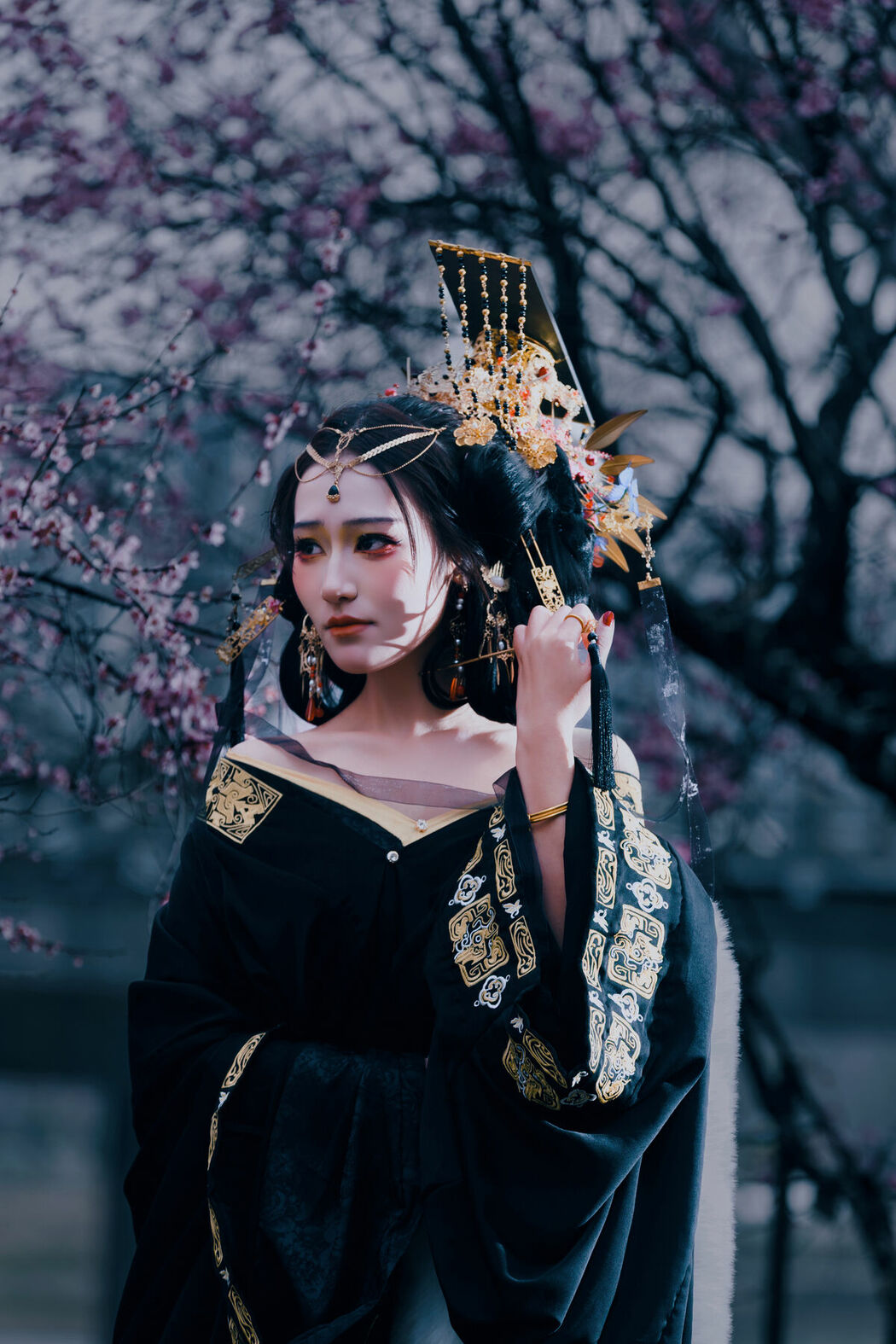 YiTuYu艺图语 Vol.8704 Xiao Hong (44P)