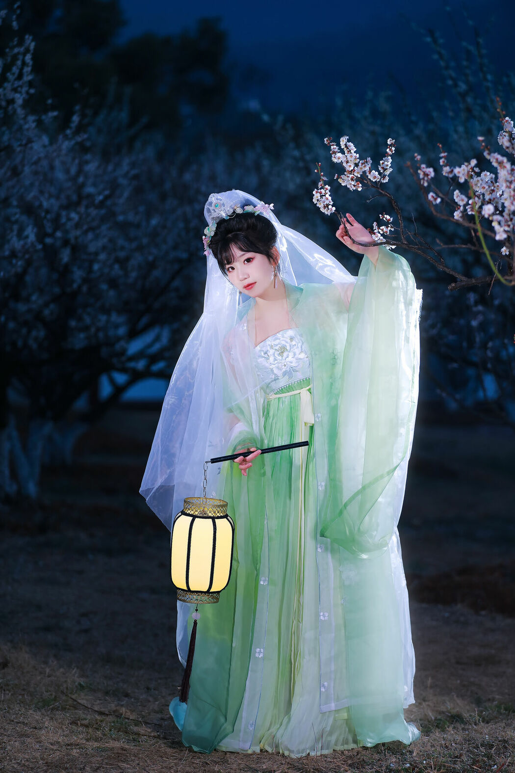 YiTuYu艺图语 Vol.8718 Zhou Zhou AY (23P)