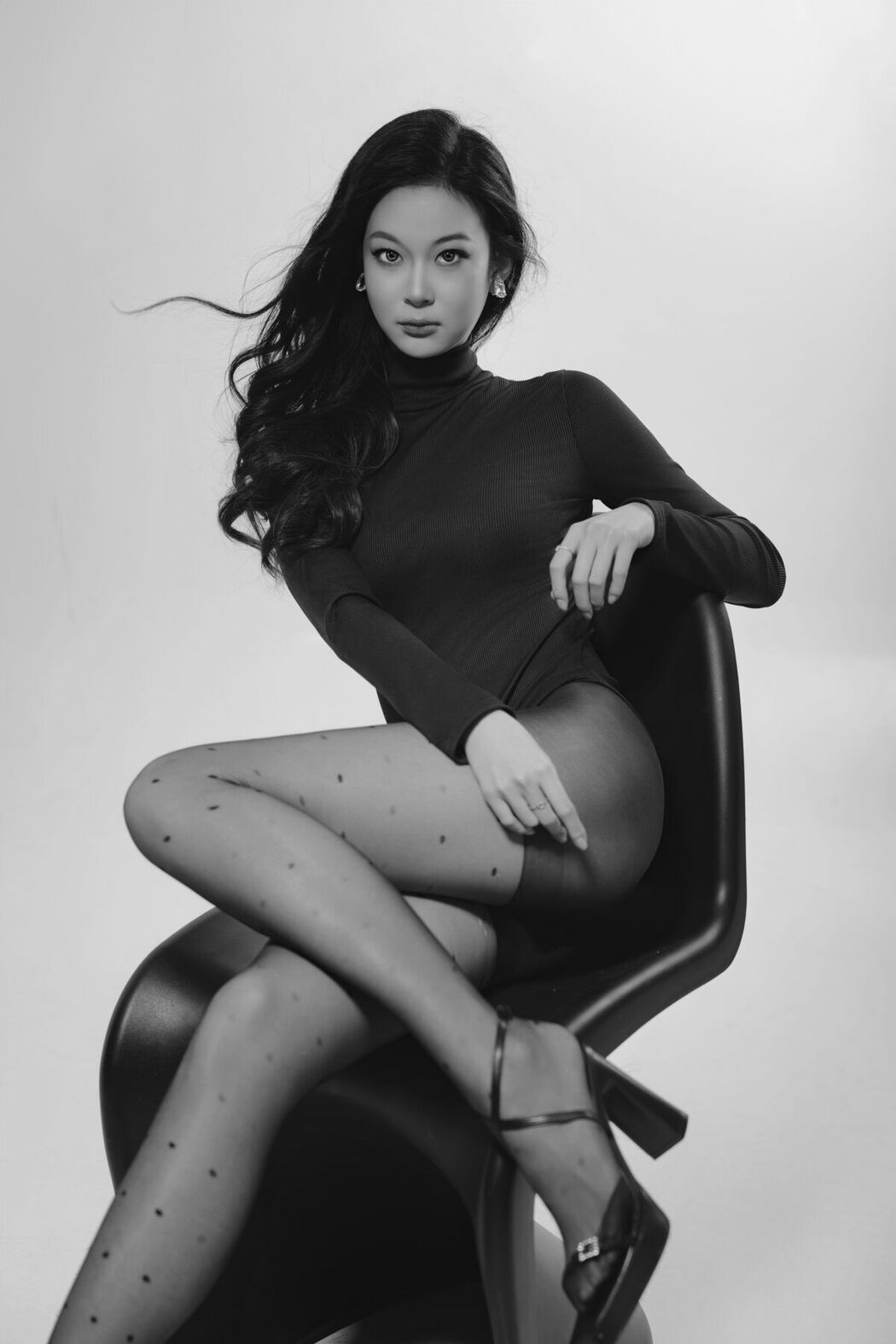 YiTuYu艺图语 Vol.8692 Tong Tong (17P)