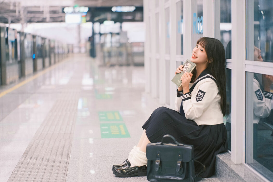 YiTuYu艺图语 Vol.8712 Xia Yu Xiao Nian (28P)