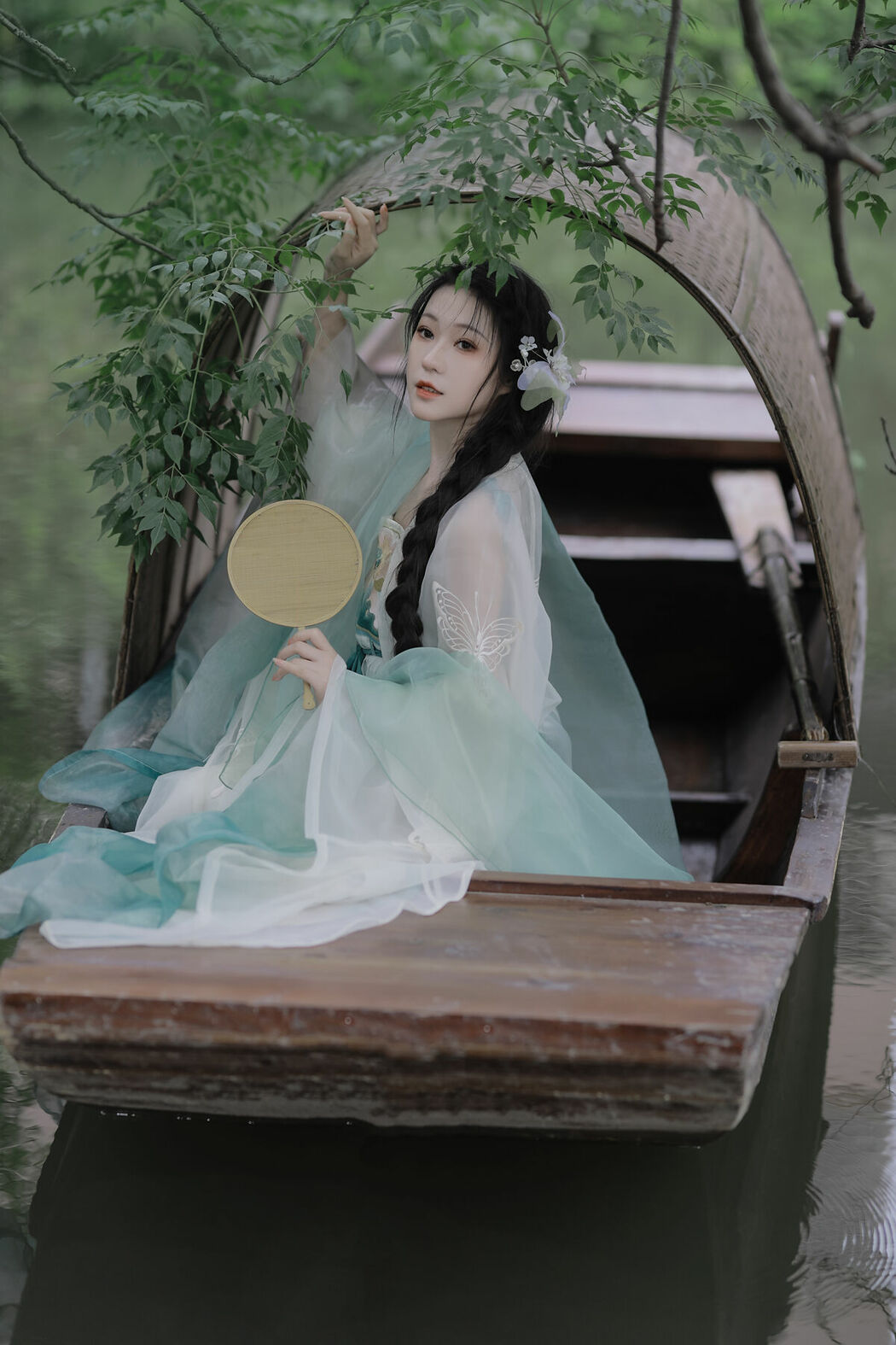 YiTuYu艺图语 Vol.8711 Wu Yue (16P)