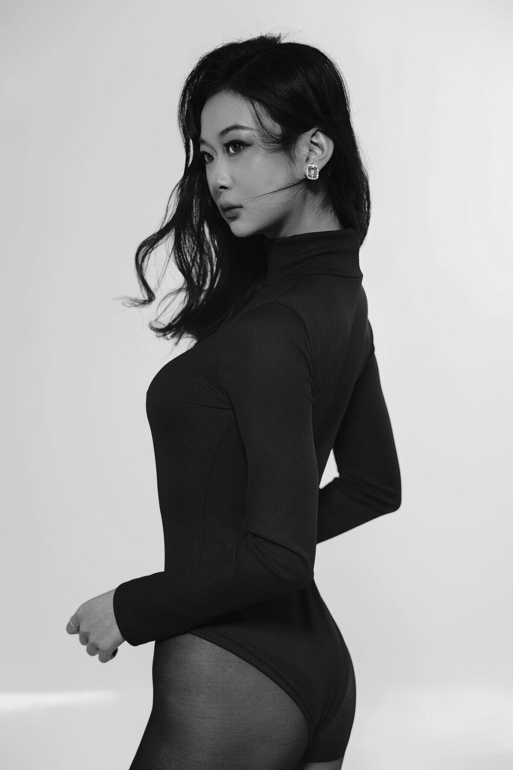 YiTuYu艺图语 Vol.8692 Tong Tong (17P)