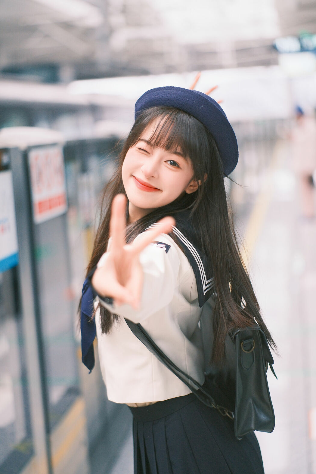 YiTuYu艺图语 Vol.8712 Xia Yu Xiao Nian (28P)