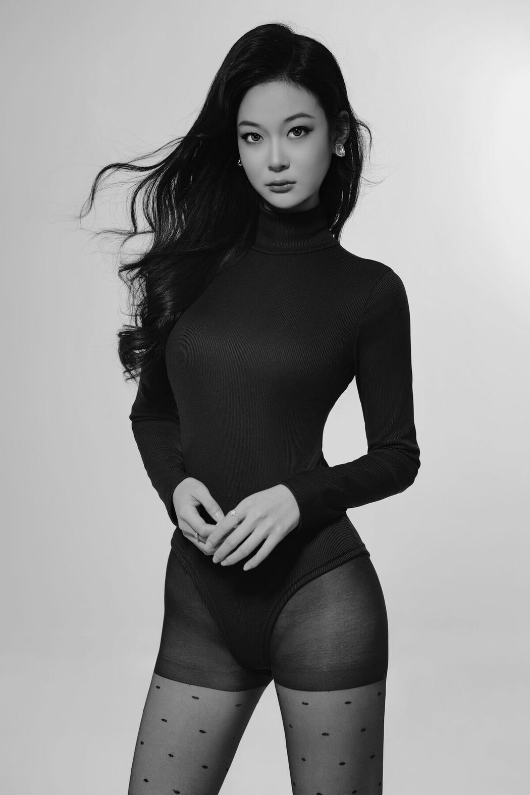 YiTuYu艺图语 Vol.8692 Tong Tong (17P)