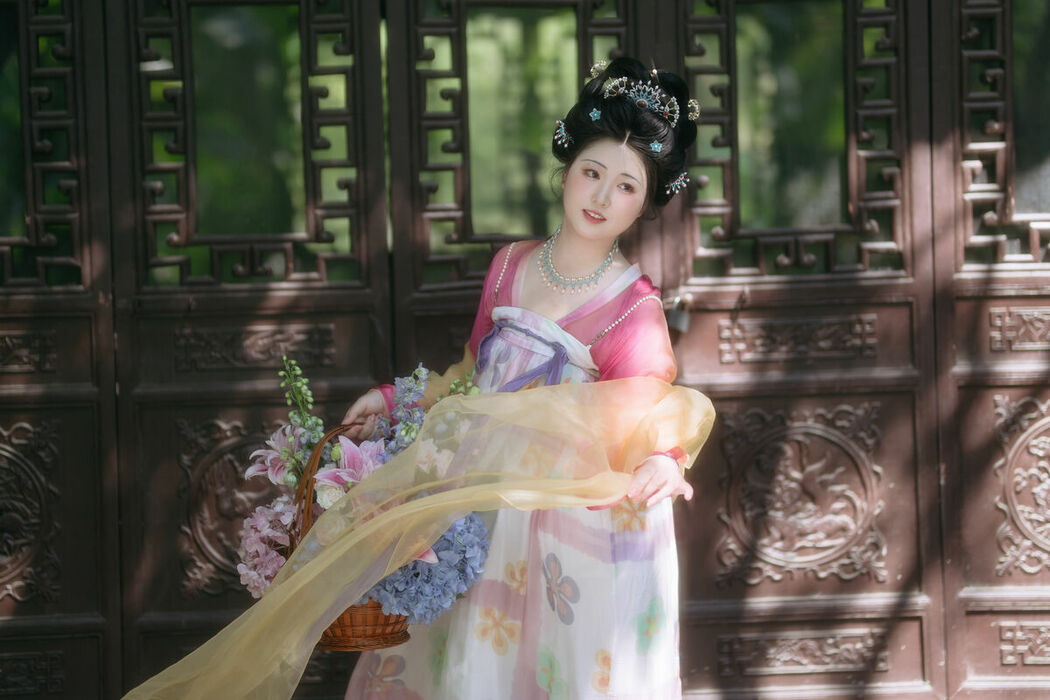 YiTuYu艺图语 Vol.8697 Zi Xiao Xun (21P)