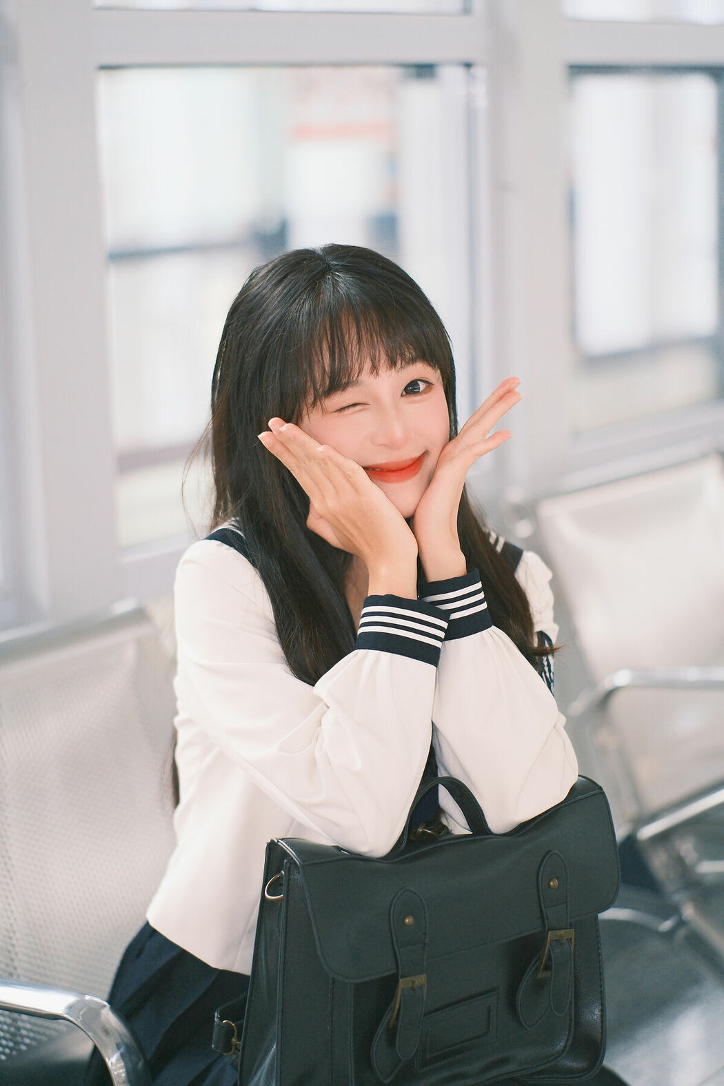 YiTuYu艺图语 Vol.8712 Xia Yu Xiao Nian (28P)