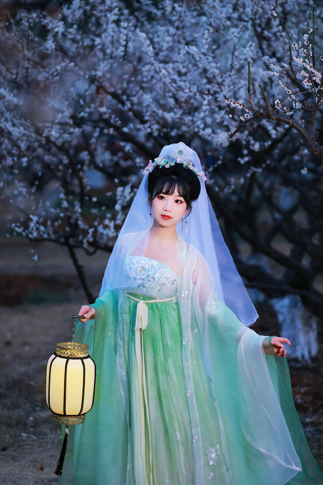 YiTuYu艺图语 Vol.8718 Zhou Zhou AY (23P)