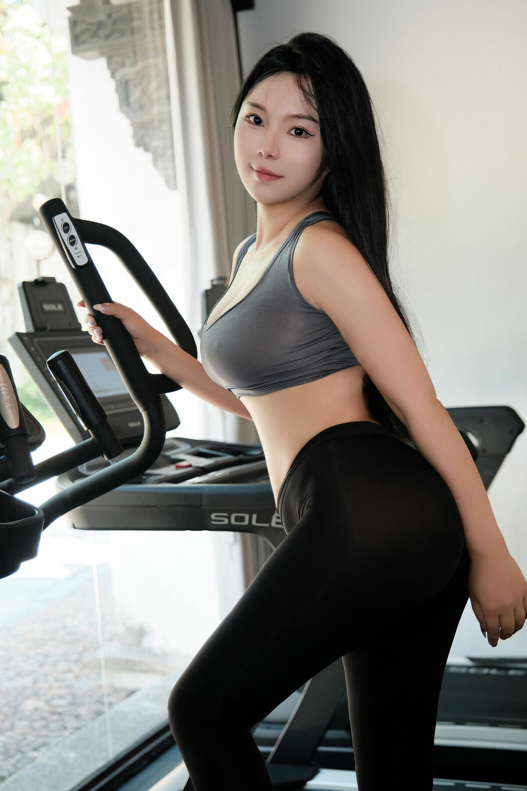 XiuRen秀人网 Uncensored Mai Tian 麦田 – R18 秀人网模特 健身房中的故事 Part02 (46P)