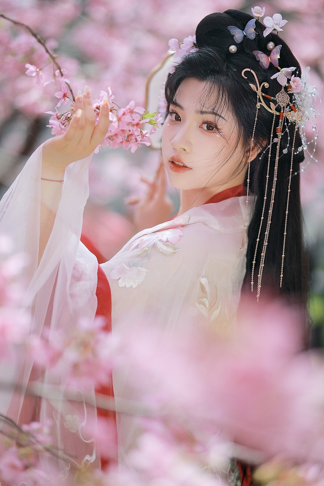 YiTuYu艺图语 Vol.8715 A Ming (16P) Cover Photo