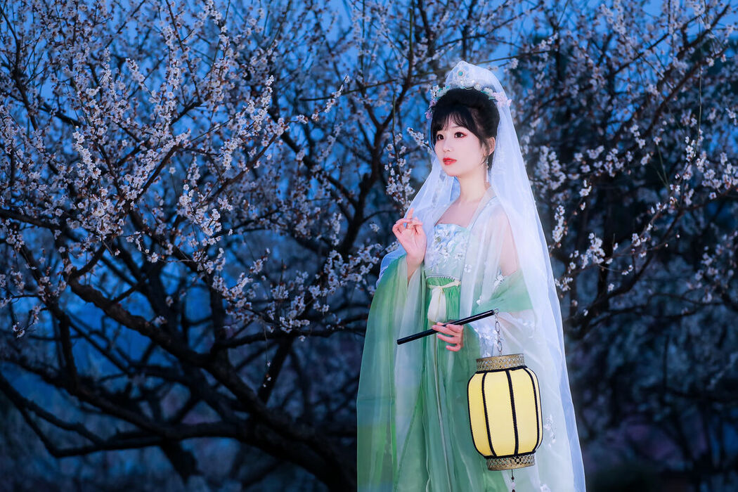 YiTuYu艺图语 Vol.8718 Zhou Zhou AY (23P)