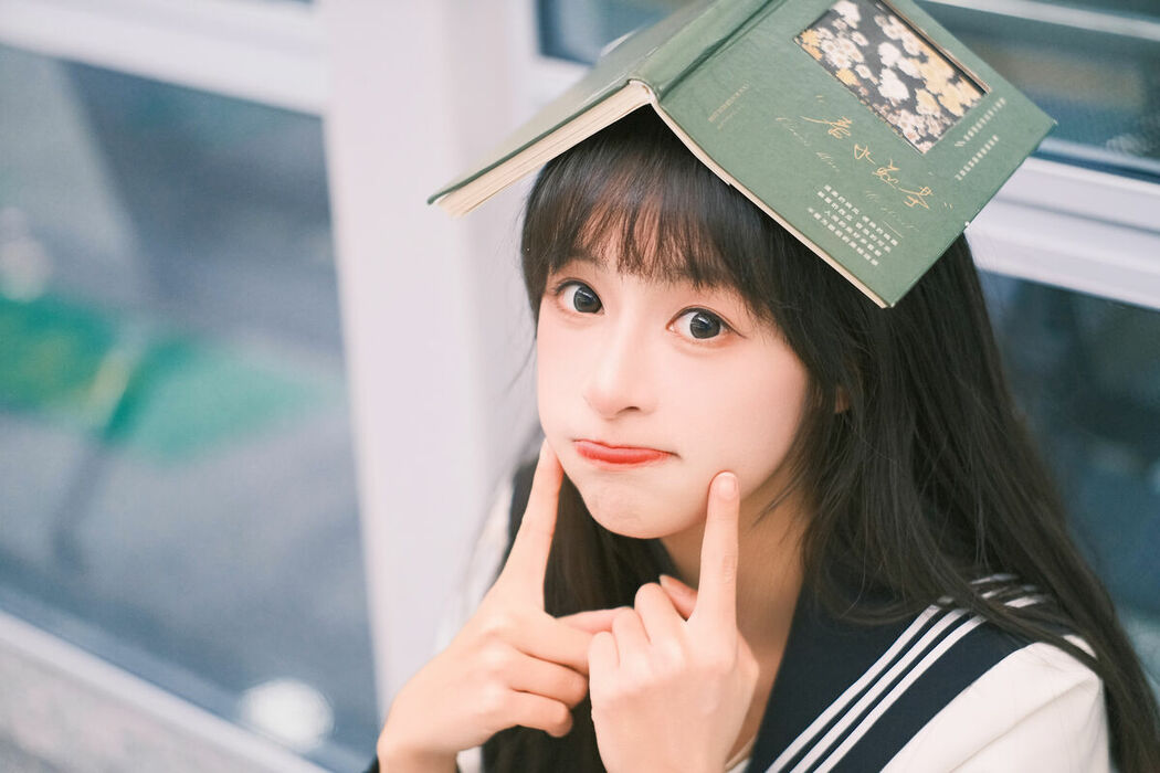 YiTuYu艺图语 Vol.8712 Xia Yu Xiao Nian (28P)