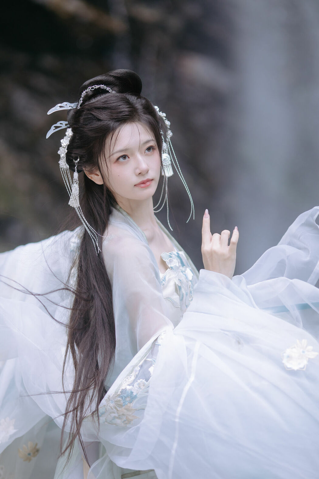 YiTuYu艺图语 Vol.8709 Chi Yan Zai Zhe Li (21P)