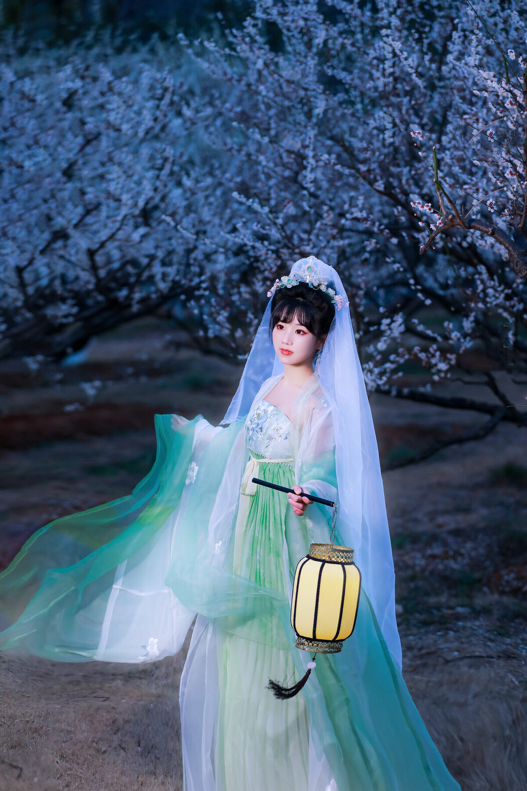 YiTuYu艺图语 Vol.8718 Zhou Zhou AY (23P)