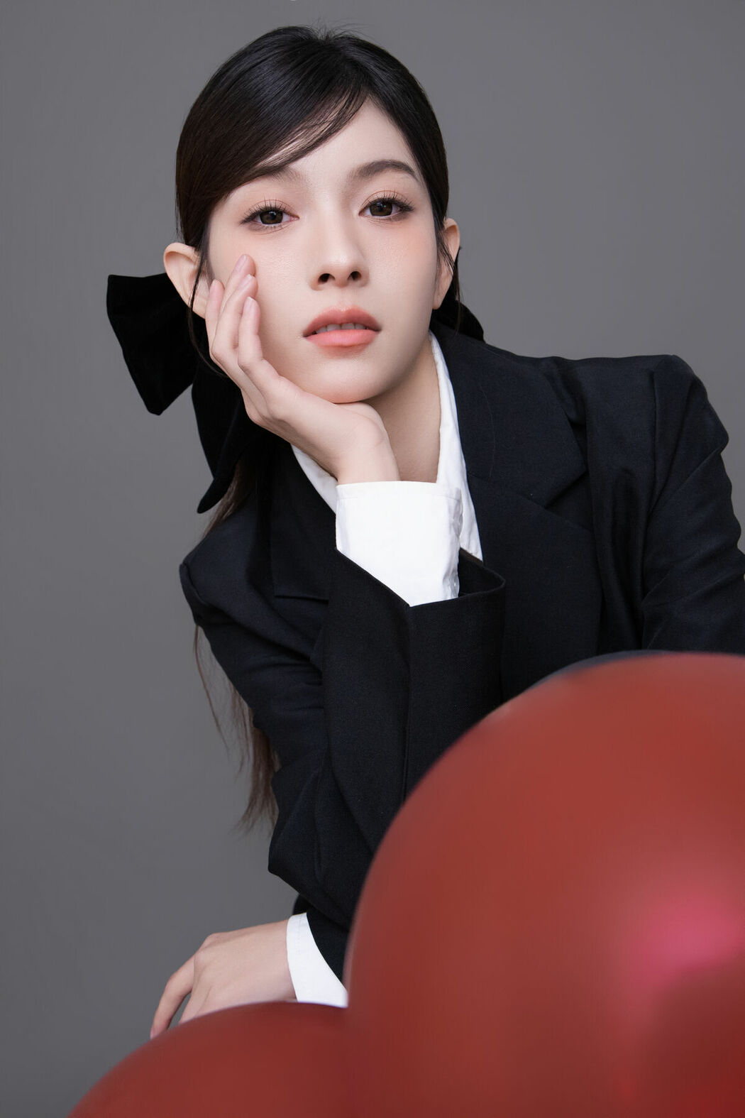 YiTuYu艺图语 Vol.8708 Bai Le Hai Xiang Bai (24P)