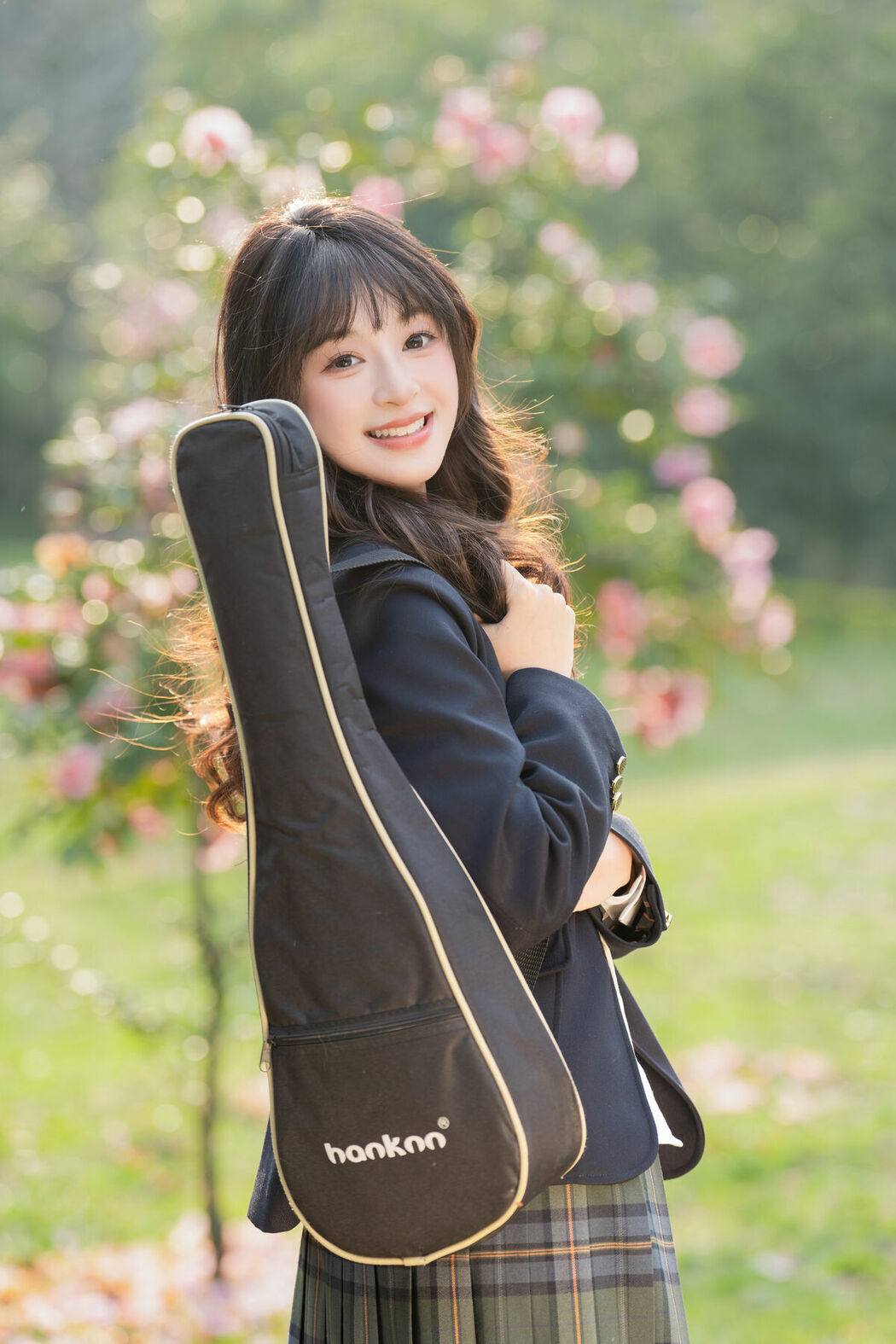 YiTuYu艺图语 Vol.8694 Xia Yu Xiao Nian (29P)