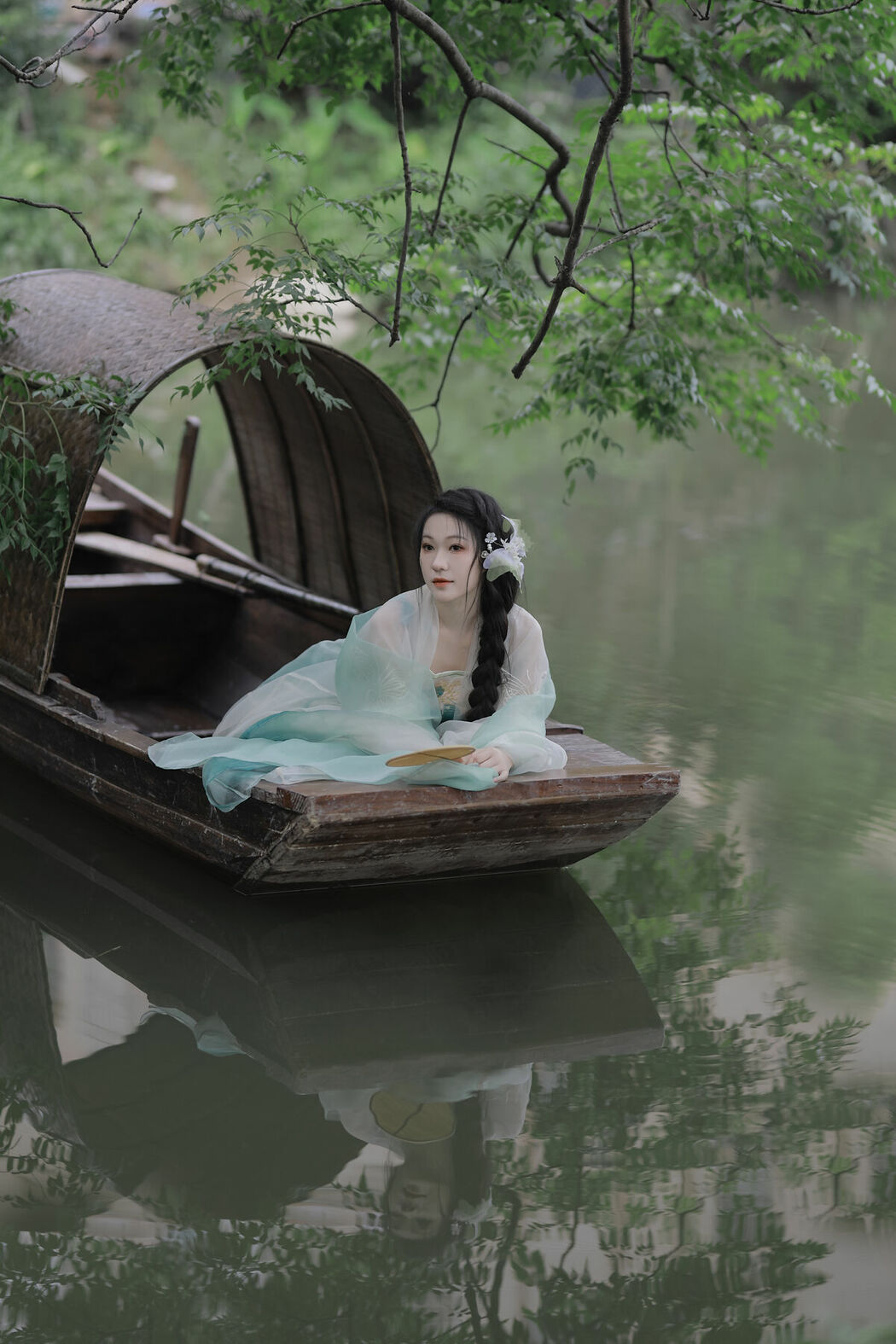 YiTuYu艺图语 Vol.8711 Wu Yue (16P)