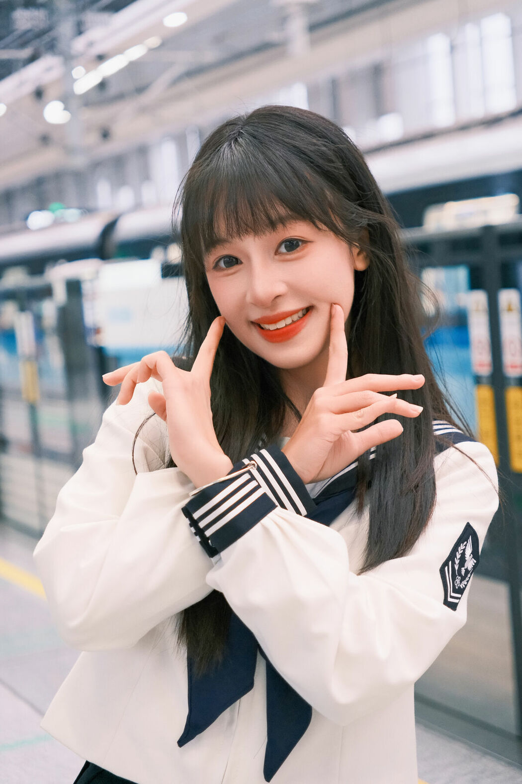 YiTuYu艺图语 Vol.8712 Xia Yu Xiao Nian (28P)