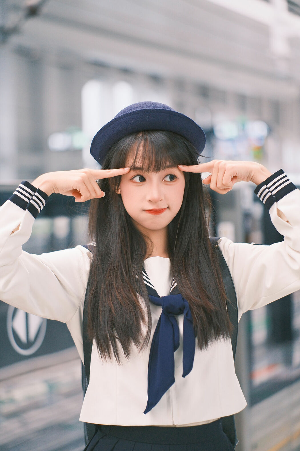 YiTuYu艺图语 Vol.8712 Xia Yu Xiao Nian (28P)