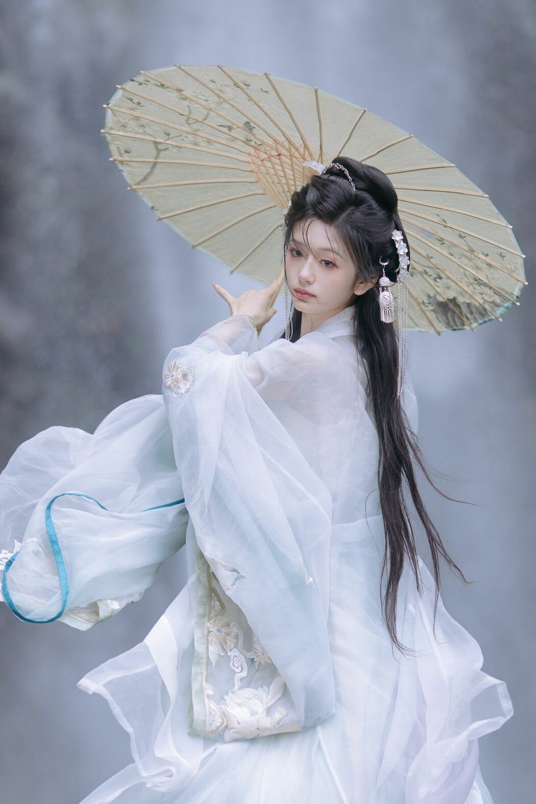 YiTuYu艺图语 Vol.8709 Chi Yan Zai Zhe Li (21P)