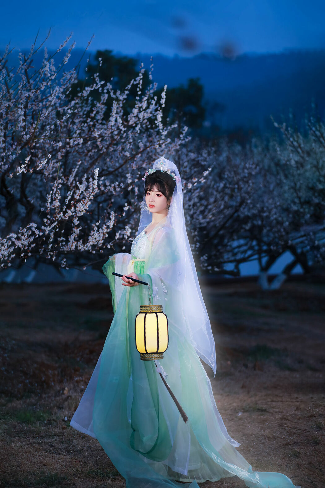 YiTuYu艺图语 Vol.8718 Zhou Zhou AY (23P)