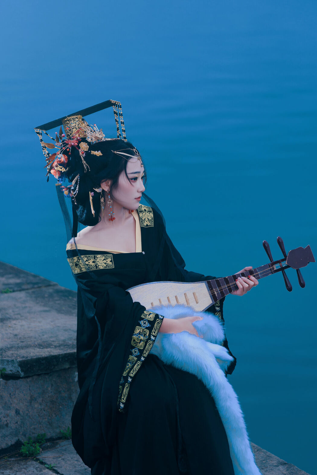 YiTuYu艺图语 Vol.8704 Xiao Hong (44P)