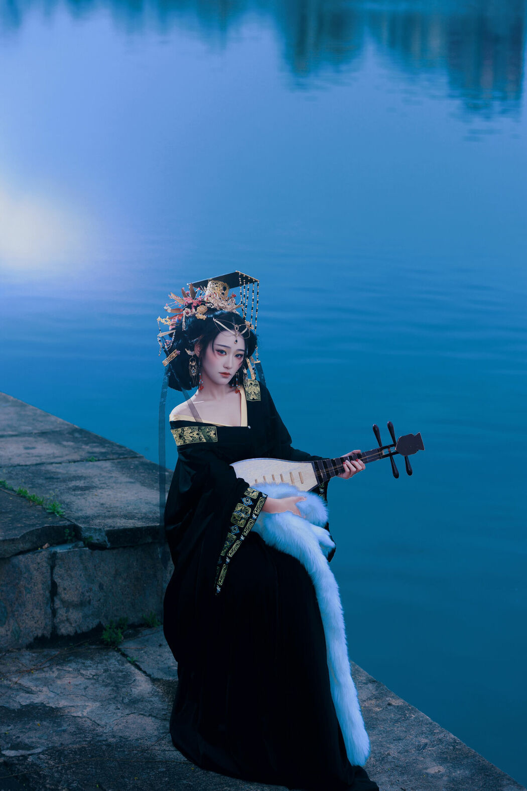 YiTuYu艺图语 Vol.8704 Xiao Hong (44P)