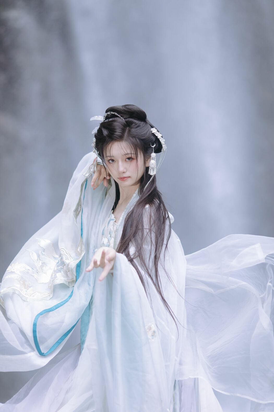 YiTuYu艺图语 Vol.8709 Chi Yan Zai Zhe Li (21P)