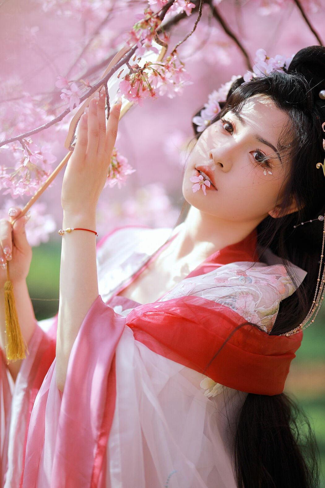 YiTuYu艺图语 Vol.8715 A Ming (16P)