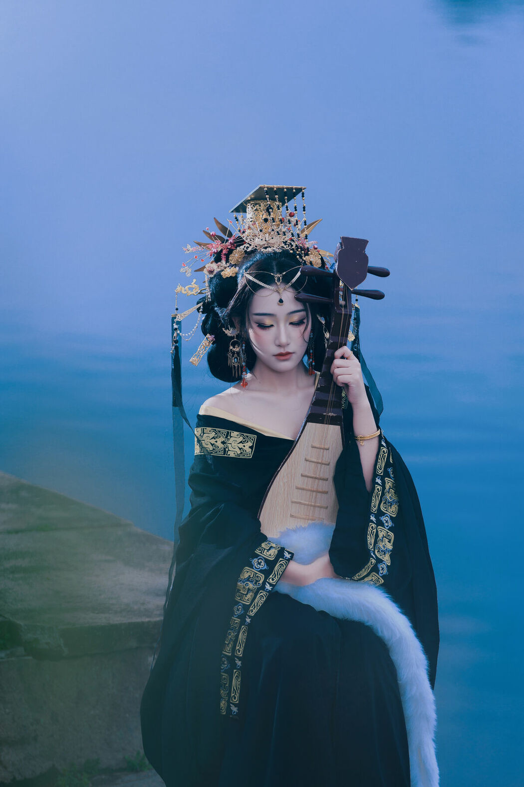 YiTuYu艺图语 Vol.8704 Xiao Hong (44P)