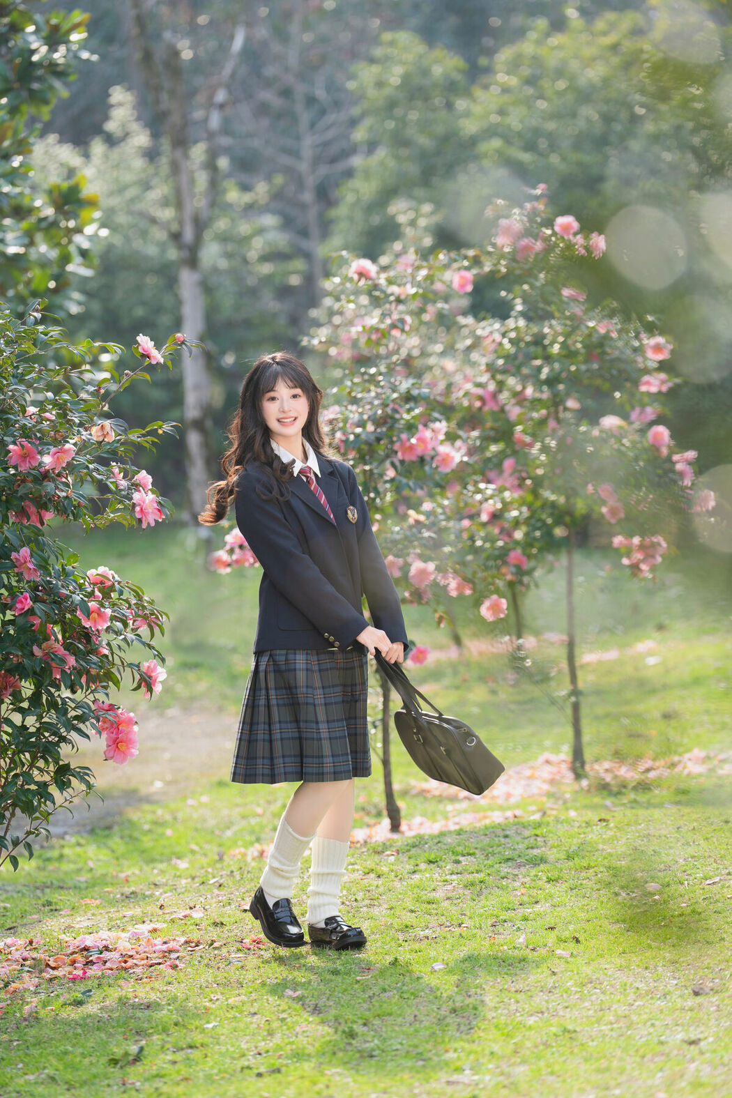 YiTuYu艺图语 Vol.8694 Xia Yu Xiao Nian (29P)