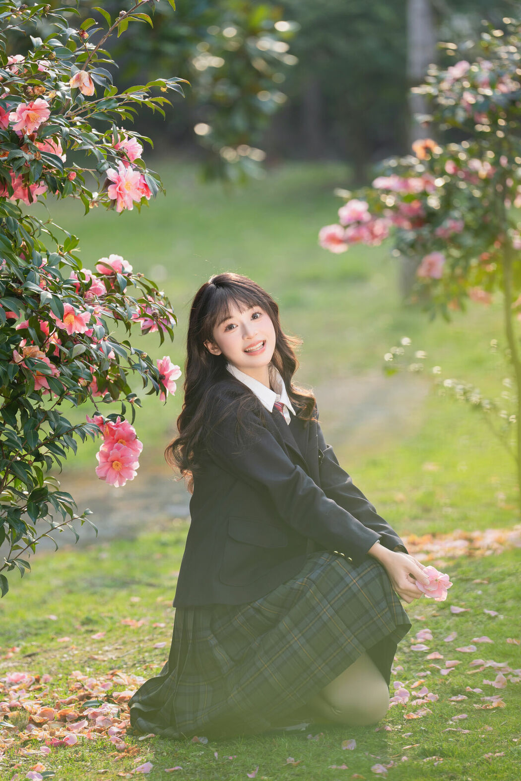 YiTuYu艺图语 Vol.8694 Xia Yu Xiao Nian (29P)