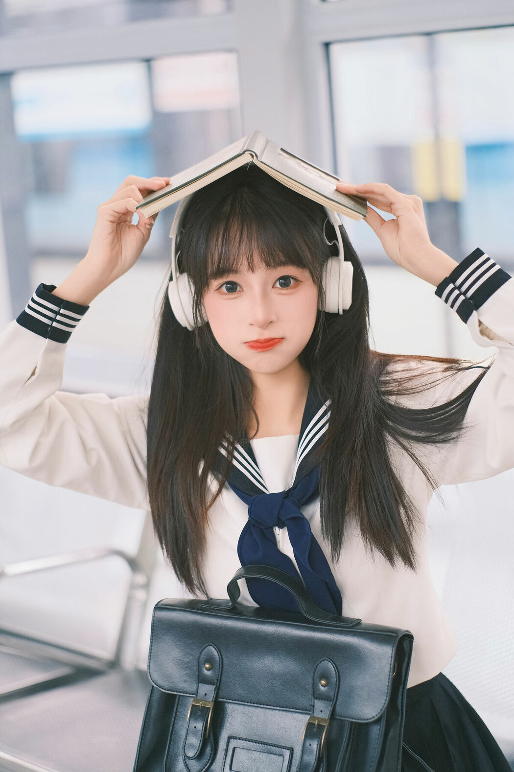 YiTuYu艺图语 Vol.8712 Xia Yu Xiao Nian (28P)