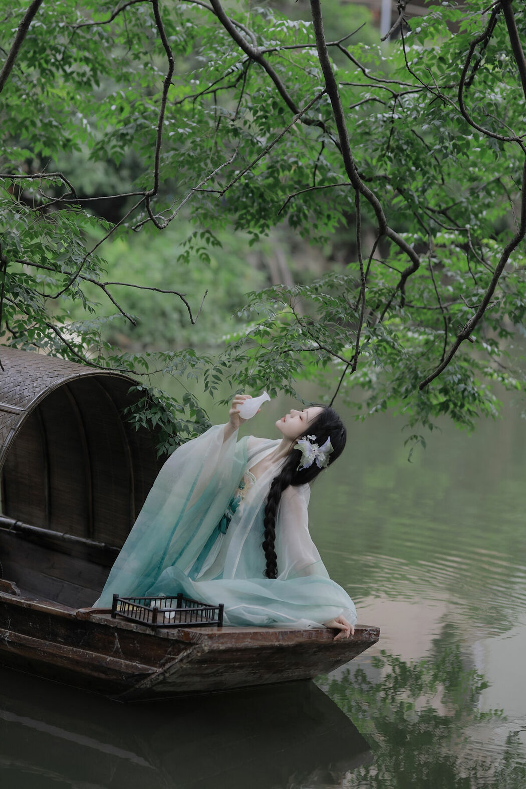 YiTuYu艺图语 Vol.8711 Wu Yue (16P)